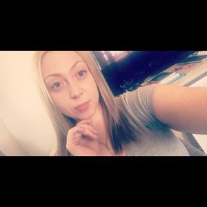 Meet your Posher, Charli